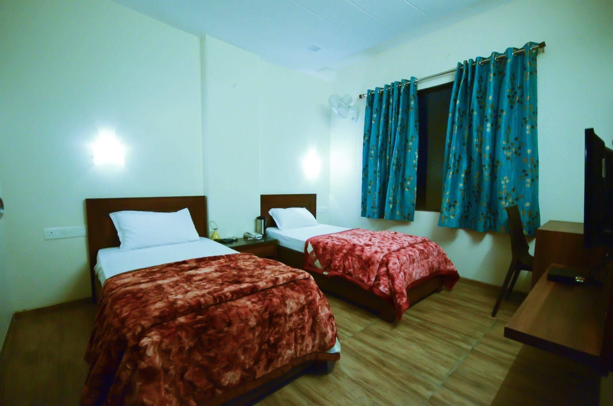 ג'איפור Hotel Sunday Inn מראה חיצוני תמונה