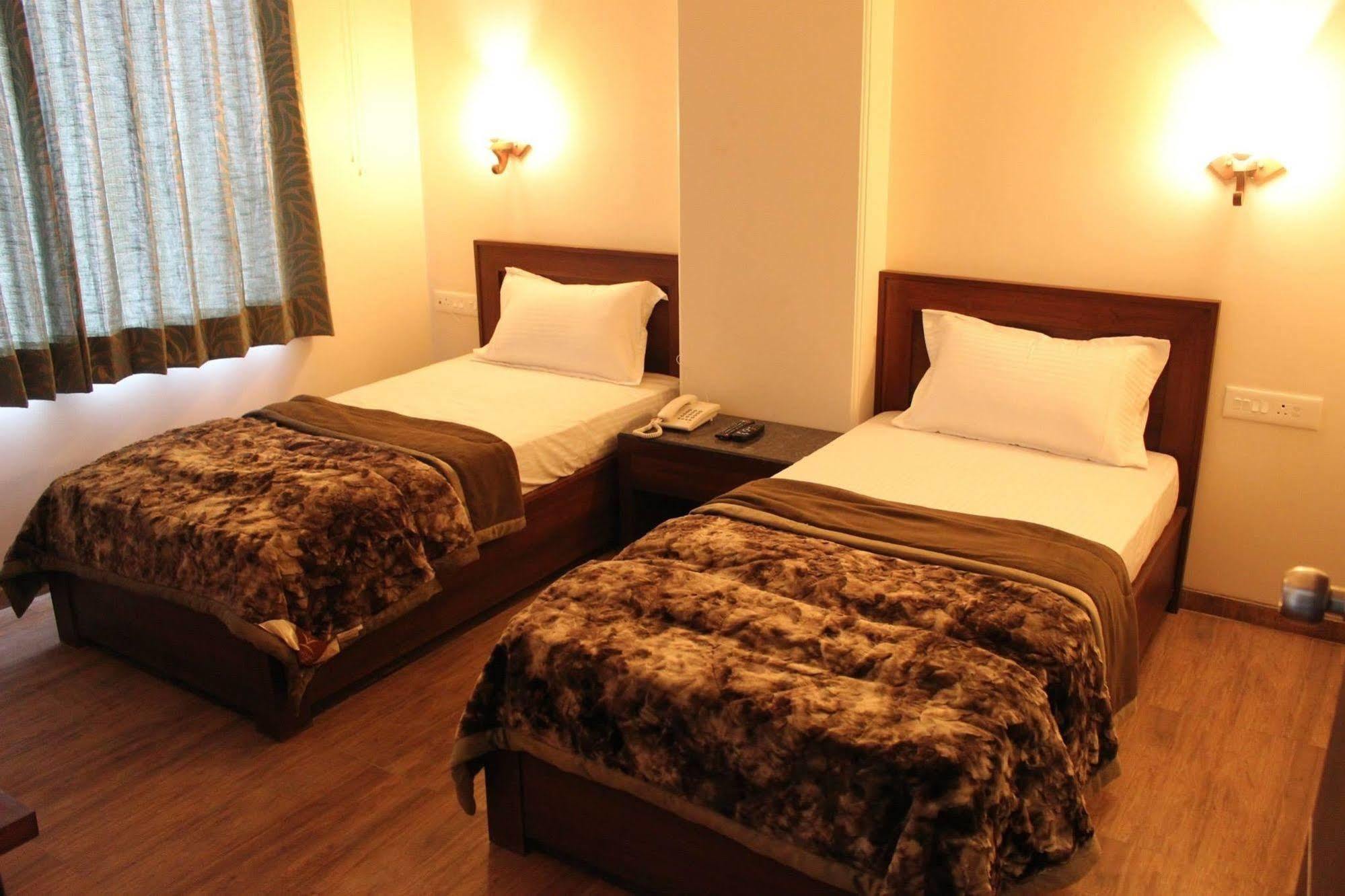 ג'איפור Hotel Sunday Inn מראה חיצוני תמונה