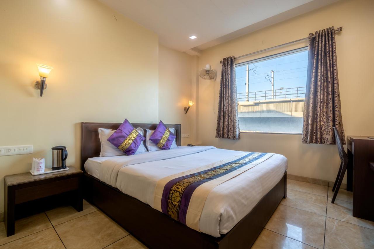 ג'איפור Hotel Sunday Inn מראה חיצוני תמונה